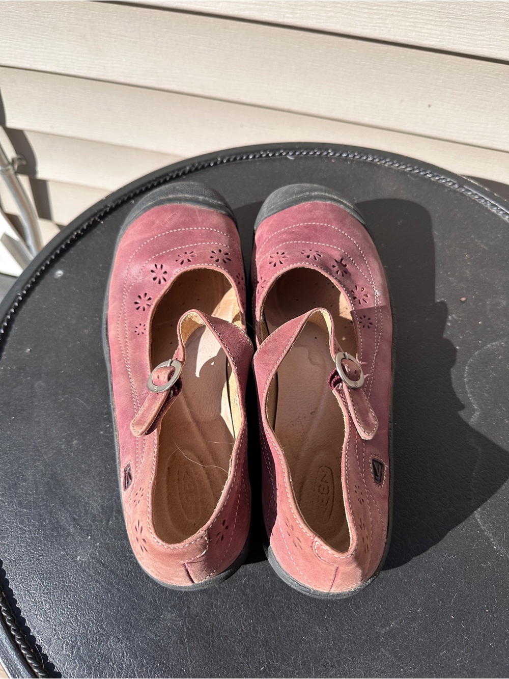 KEEN Burgundy Leather Floral Cutout Comfort Mary Jane Shoes Flats Size 11 - Picture 3 of 7